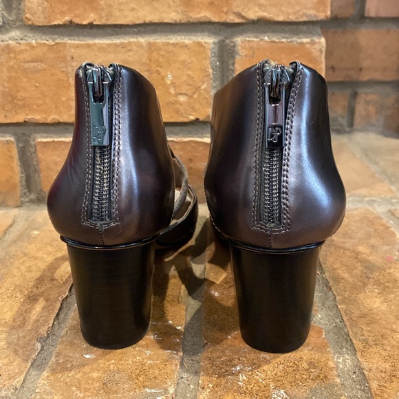 Donald J Pliner Jenkins Demi Wedge Peep-Toe Sandal - Size 8 - Picture 3 of 10